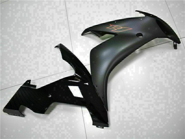 Black 04-06 Yamaha YZF R1 Motorcycle Bodywork Black 04-06 Yamaha YZF R1 Motorcycle Bodywork